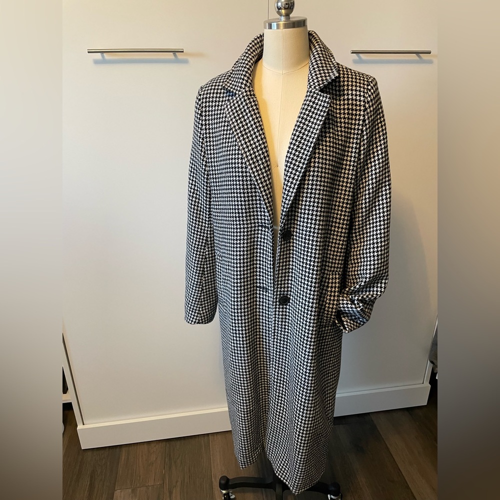 Sebby Collection | Midi Houndstooth Coat | Size S